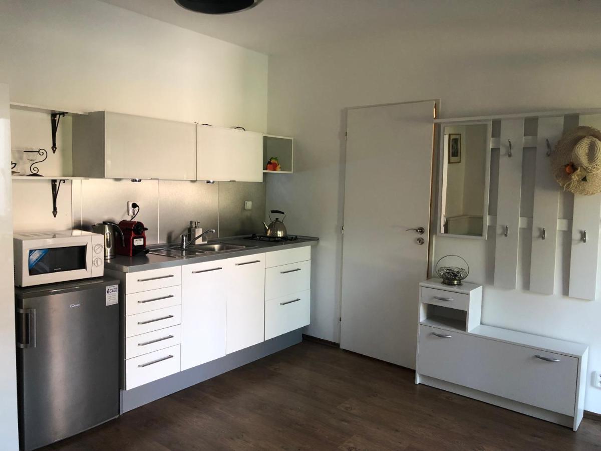 Apartman U Jezirka Velke Prilepy Extérieur photo